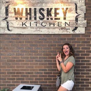 Meet your Posher, Courtney